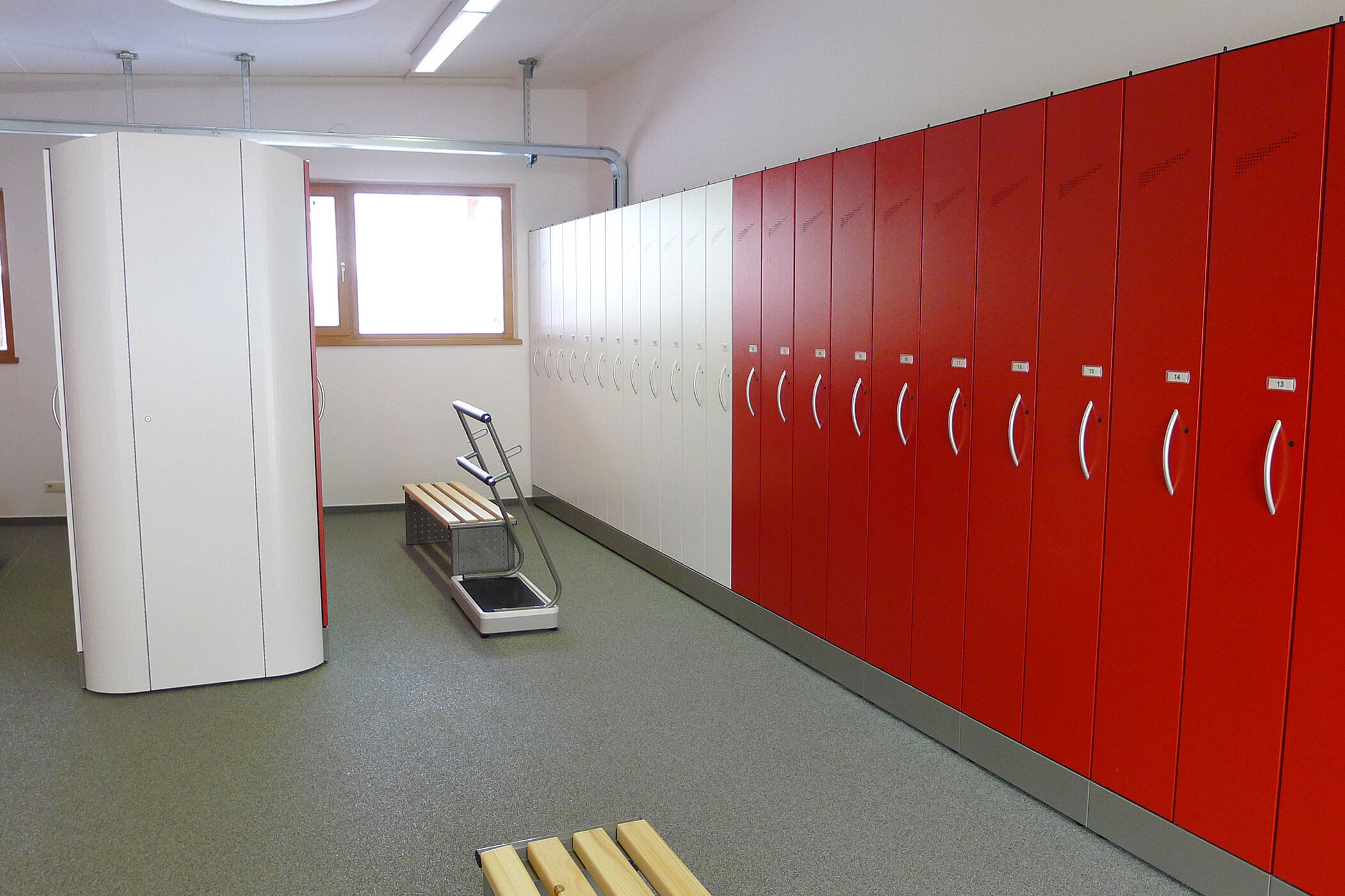 Box di noleggio sci - ScuolaSci Sesto